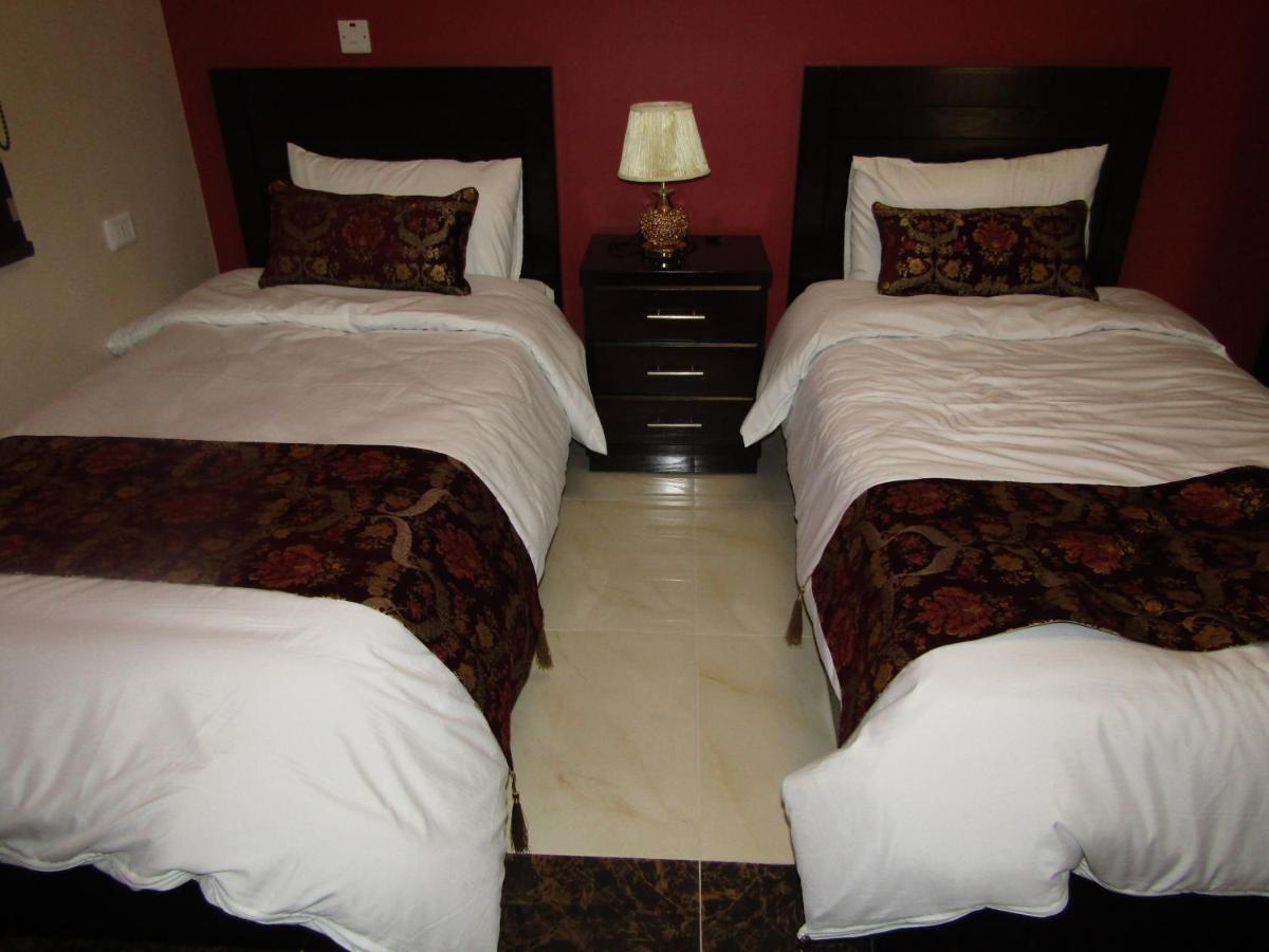 Petra Monastery Tourist Hotel Wadi Musa Exterior photo