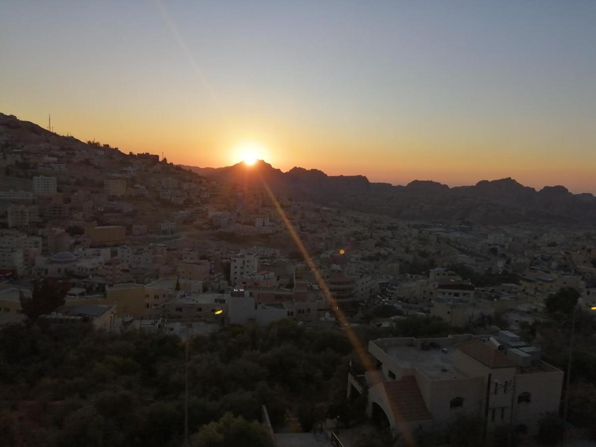 Petra Monastery Tourist Hotel Wadi Musa Exterior photo